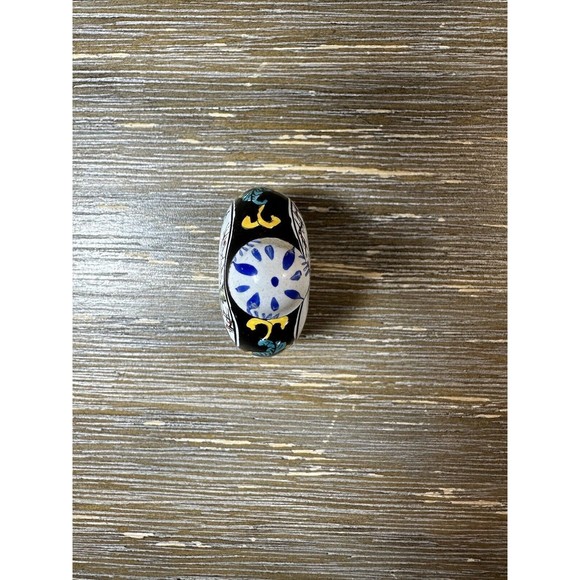 Chinese Snuff Bottle - Metal with Hand Painted Enamel - River Scenes - Picture 6 of 11